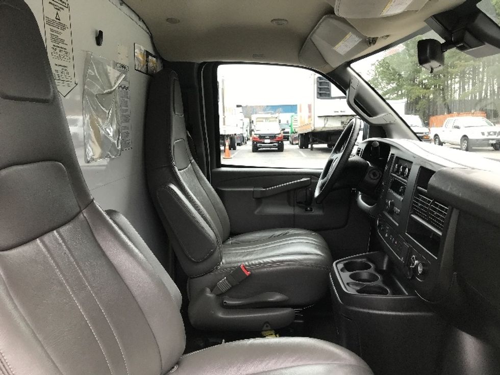 Light Duty Box Truck-Light and Medium Duty Trucks-GMC-2021-Savana G33503-Chesapeake-VA-102,206\n\t\tmiles-$ 30,500 - Image 21