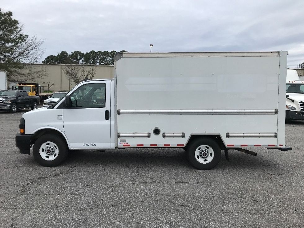 Light Duty Box Truck-Light and Medium Duty Trucks-GMC-2021-Savana G33503-Chesapeake-VA-102,206\n\t\tmiles-$ 30,500 - Image 4