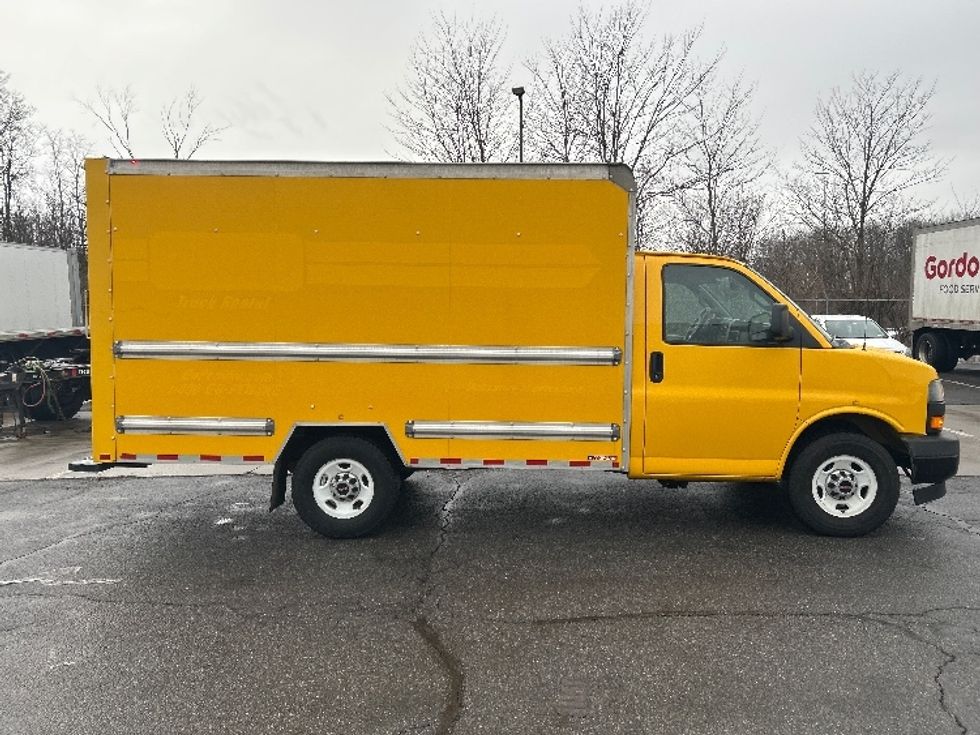 Light Duty Box Truck-Light and Medium Duty Trucks-GMC-2021-Savana G33503-Chicopee-MA-106,194\n\t\tmiles-$ 24,250 - Image 14