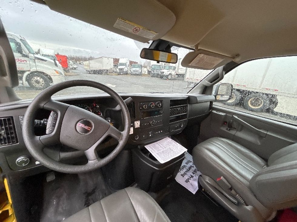 Light Duty Box Truck-Light and Medium Duty Trucks-GMC-2021-Savana G33503-Chicopee-MA-106,194\n\t\tmiles-$ 24,250 - Image 17