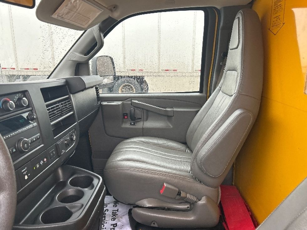Light Duty Box Truck-Light and Medium Duty Trucks-GMC-2021-Savana G33503-Chicopee-MA-106,194\n\t\tmiles-$ 24,250 - Image 18