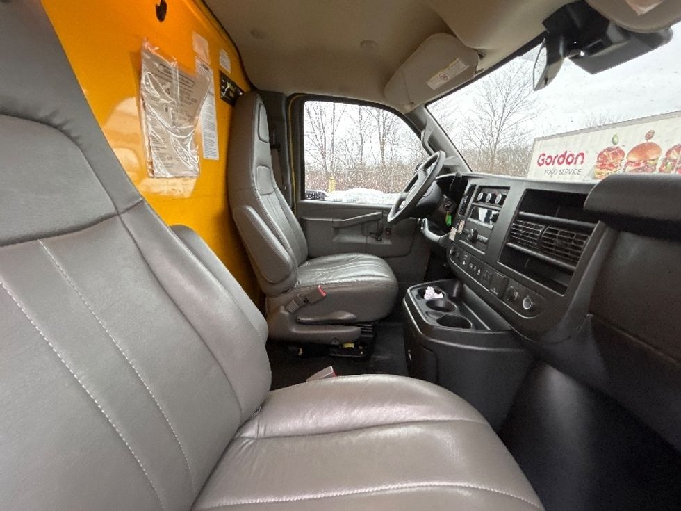 Light Duty Box Truck-Light and Medium Duty Trucks-GMC-2021-Savana G33503-Chicopee-MA-106,194\n\t\tmiles-$ 24,250 - Image 21