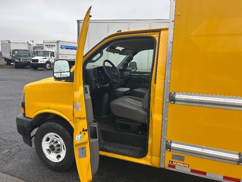 Light Duty Box Truck-Light and Medium Duty Trucks-GMC-2021-Savana G33503-Chicopee-MA-106,194\n\t\tmiles-$ 24,250 - Image 7
