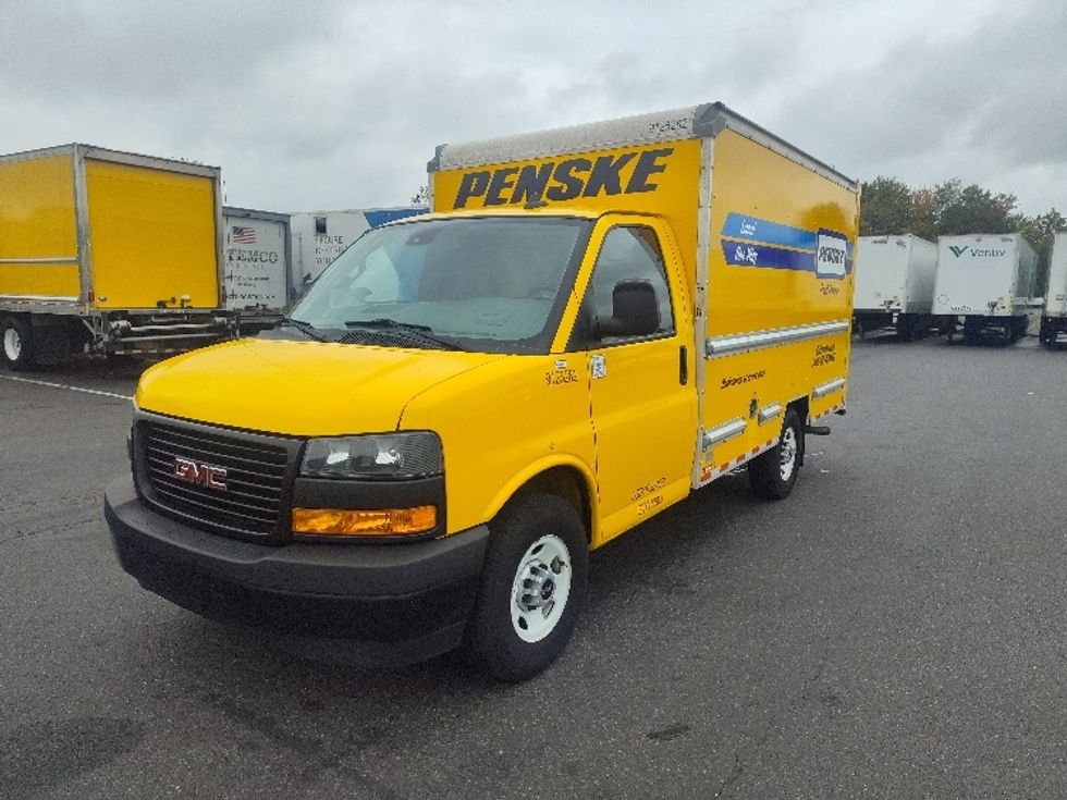 Light Duty Box Truck-Light and Medium Duty Trucks-GMC-2021-Savana G33503-Chicopee-MA-112,571\n\t\tmiles-$ 23,000 - Image 3