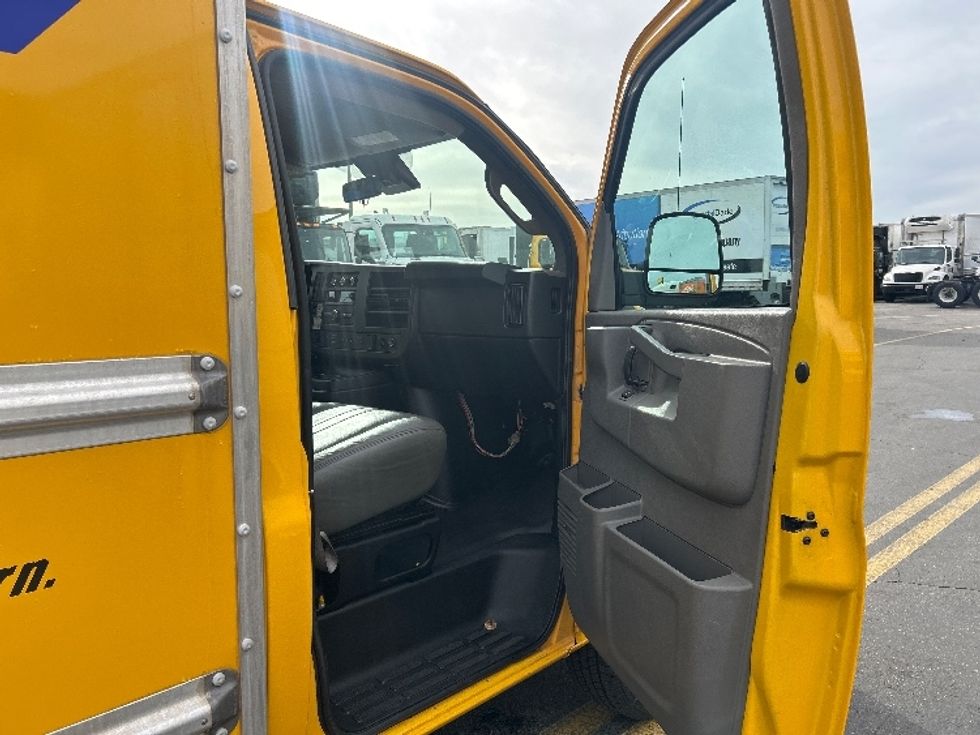 Light Duty Box Truck-Light and Medium Duty Trucks-GMC-2021-Savana G33503-City Of Industry-CA-120,399\n\t\tmiles-$ 24,500 - Image 20