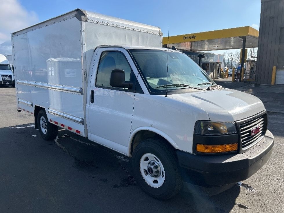 Light Duty Box Truck-Light and Medium Duty Trucks-GMC-2021-Savana G33503-Clackamas-OR-102,825\n\t\tmiles-$ 29,750 - Image 1
