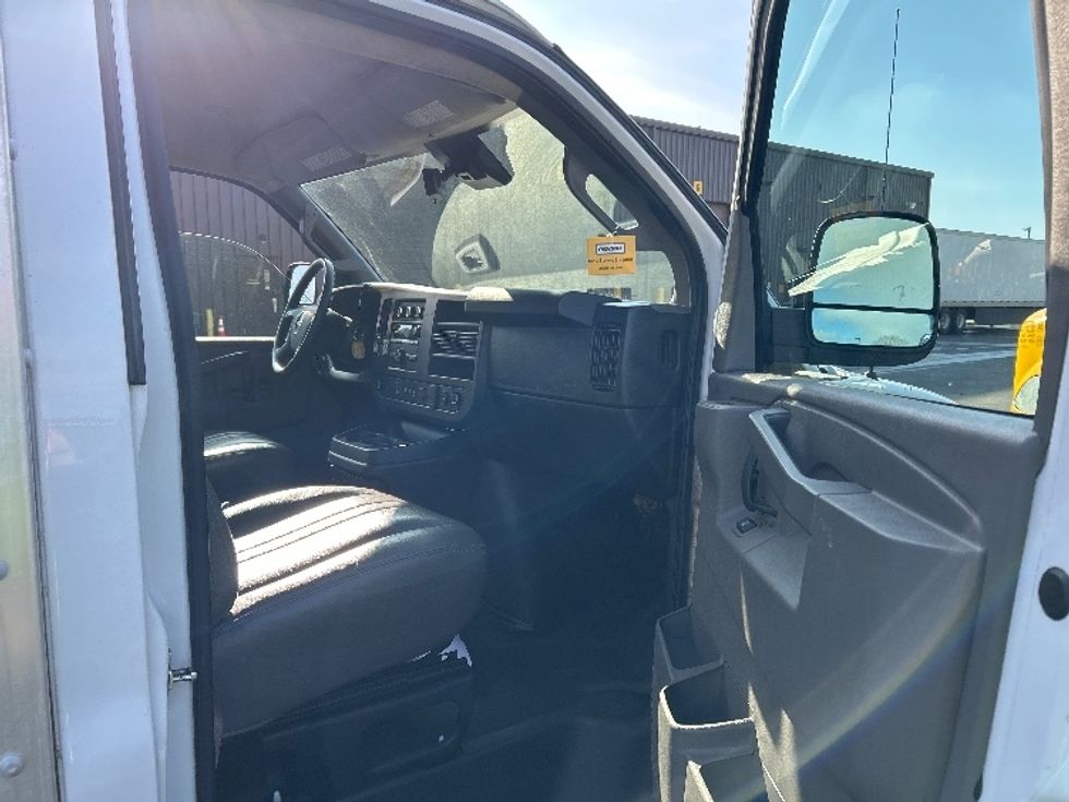 Light Duty Box Truck-Light and Medium Duty Trucks-GMC-2021-Savana G33503-Clackamas-OR-102,825\n\t\tmiles-$ 29,750 - Image 19
