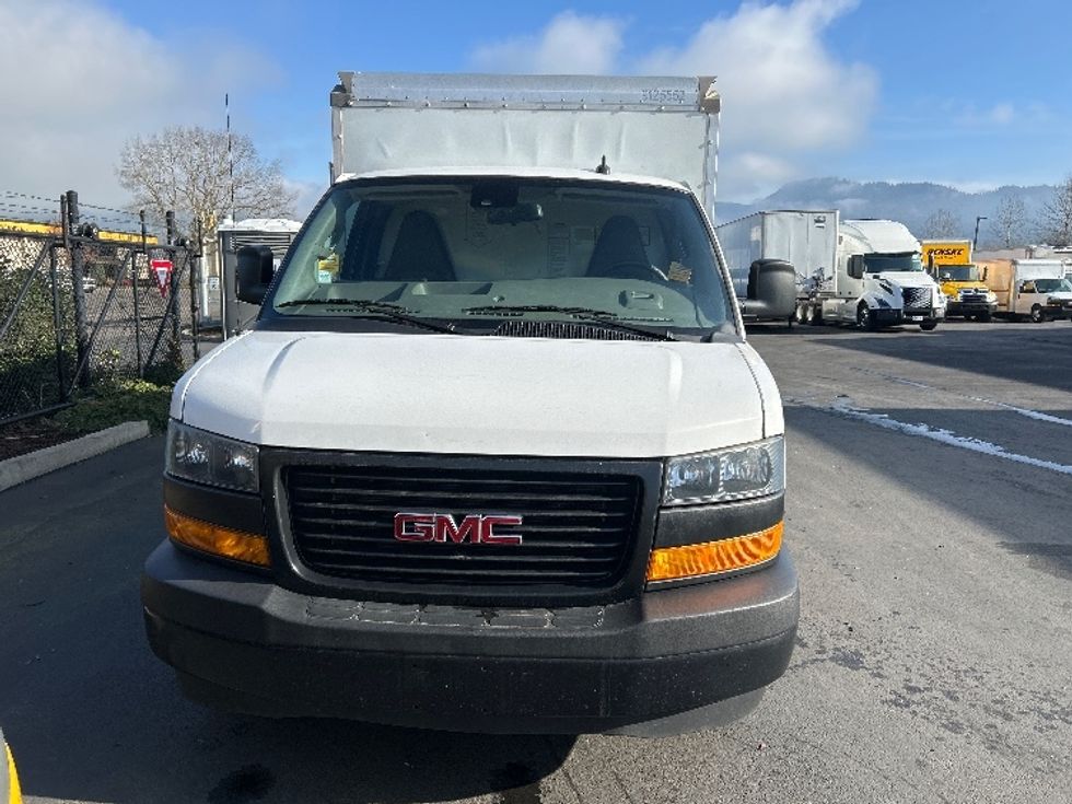 Light Duty Box Truck-Light and Medium Duty Trucks-GMC-2021-Savana G33503-Clackamas-OR-102,825\n\t\tmiles-$ 29,750 - Image 2