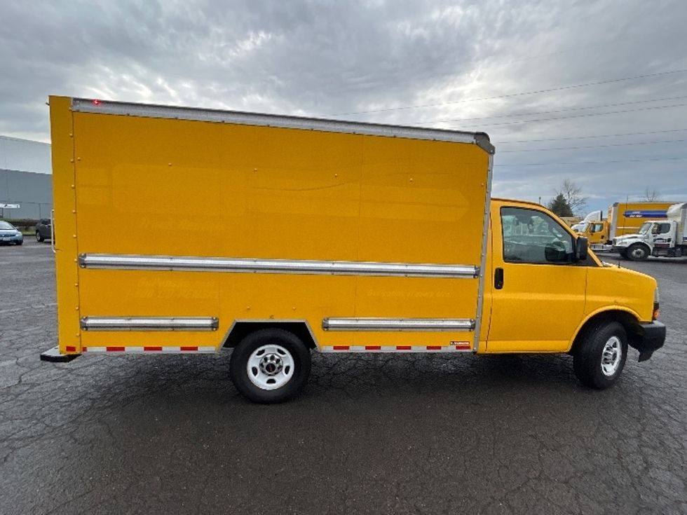Light Duty Box Truck-Light and Medium Duty Trucks-GMC-2021-Savana G33503-Clackamas-OR-120,617\n\t\tmiles-$ 25,250 - Image 14