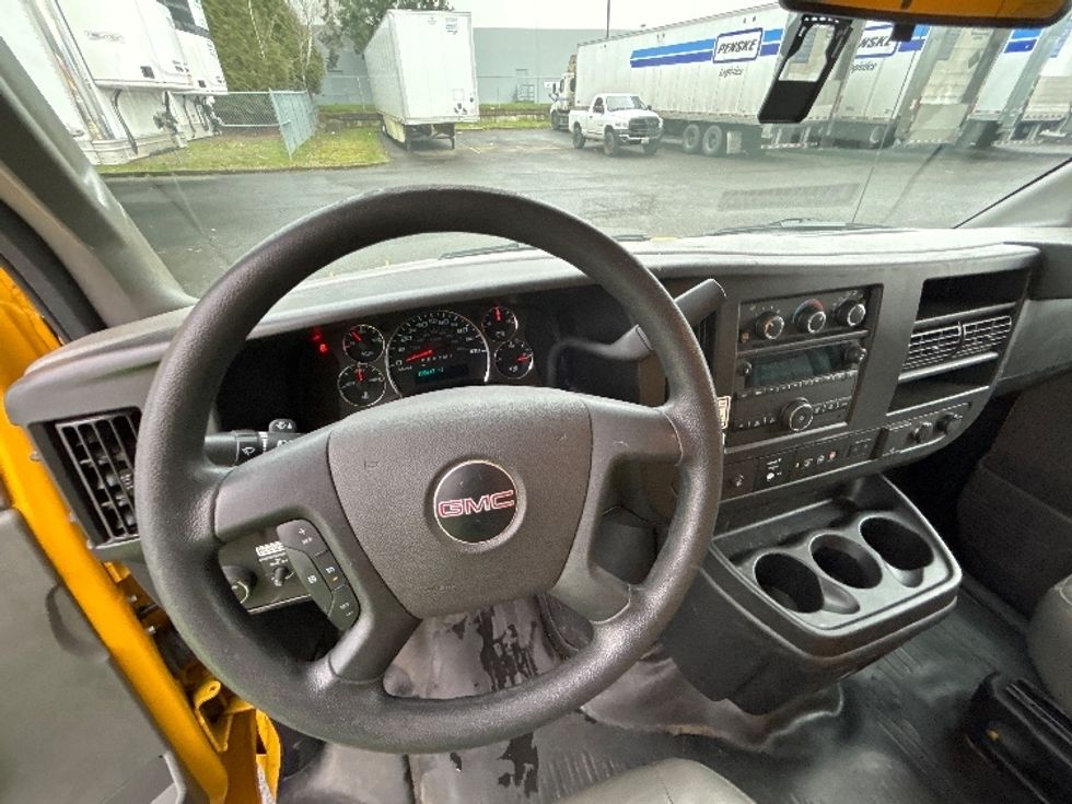 Light Duty Box Truck-Light and Medium Duty Trucks-GMC-2021-Savana G33503-Clackamas-OR-120,617\n\t\tmiles-$ 25,250 - Image 16