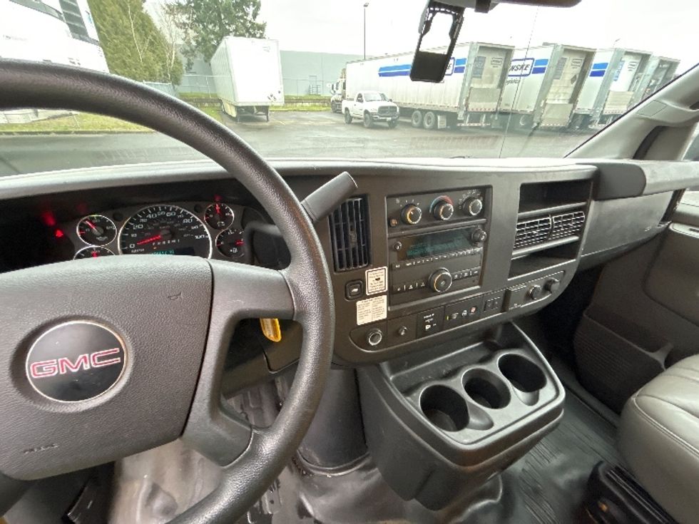 Light Duty Box Truck-Light and Medium Duty Trucks-GMC-2021-Savana G33503-Clackamas-OR-120,617\n\t\tmiles-$ 25,250 - Image 17