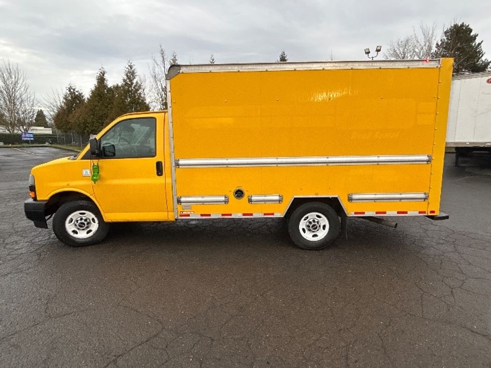 Light Duty Box Truck-Light and Medium Duty Trucks-GMC-2021-Savana G33503-Clackamas-OR-120,617\n\t\tmiles-$ 25,250 - Image 4