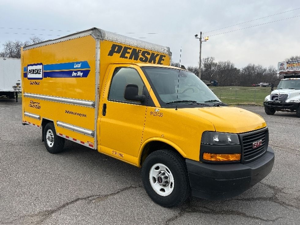Light Duty Box Truck-Light and Medium Duty Trucks-GMC-2021-Savana G33503-Clarksville-TN-112,857\n\t\tmiles-$ 26,000 - Image 1