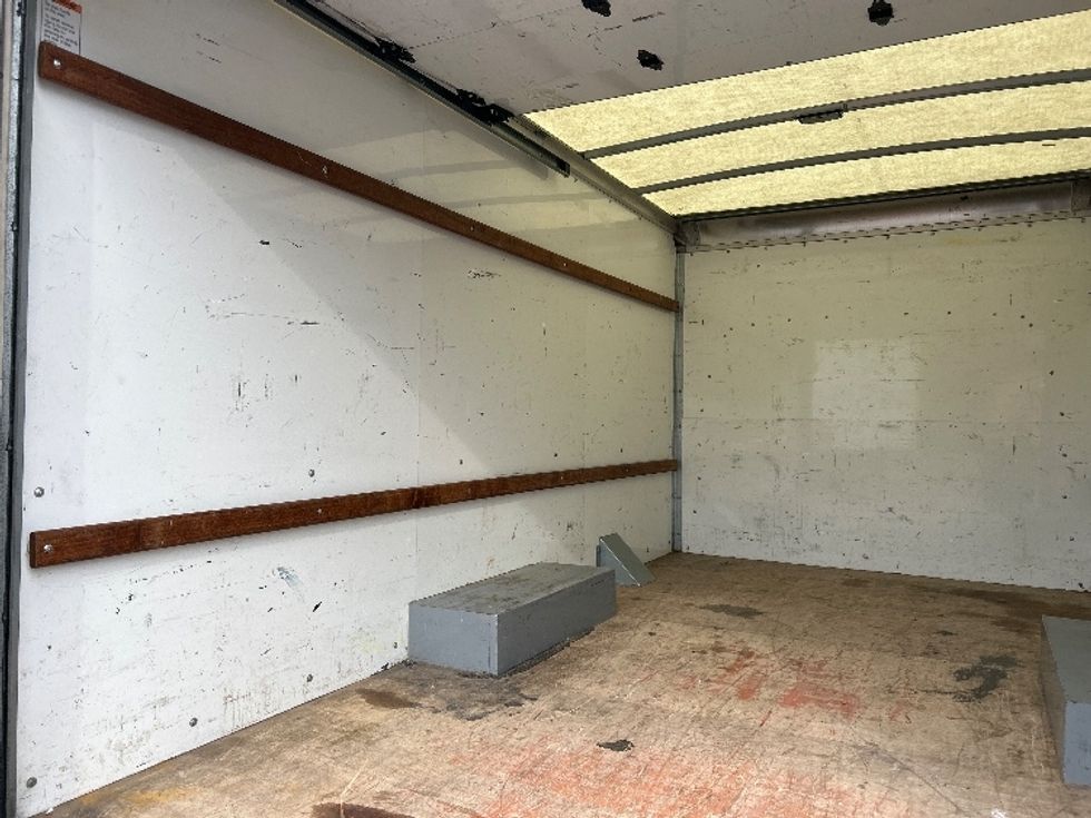 Light Duty Box Truck-Light and Medium Duty Trucks-GMC-2021-Savana G33503-Clarksville-TN-112,857\n\t\tmiles-$ 26,000 - Image 10