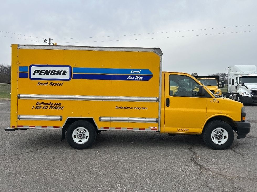 Light Duty Box Truck-Light and Medium Duty Trucks-GMC-2021-Savana G33503-Clarksville-TN-112,857\n\t\tmiles-$ 26,000 - Image 14