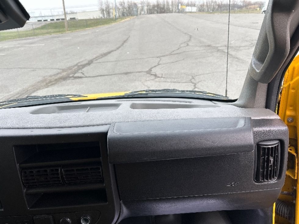 Light Duty Box Truck-Light and Medium Duty Trucks-GMC-2021-Savana G33503-Clarksville-TN-112,857\n\t\tmiles-$ 26,000 - Image 20