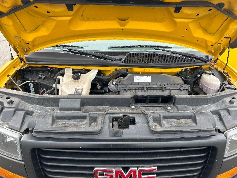 Light Duty Box Truck-Light and Medium Duty Trucks-GMC-2021-Savana G33503-Clarksville-TN-112,857\n\t\tmiles-$ 26,000 - Image 22