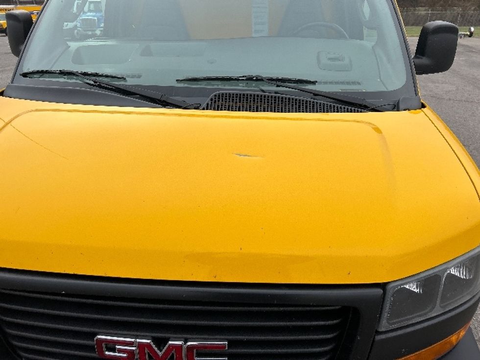 Light Duty Box Truck-Light and Medium Duty Trucks-GMC-2021-Savana G33503-Clarksville-TN-112,857\n\t\tmiles-$ 26,000 - Image 23