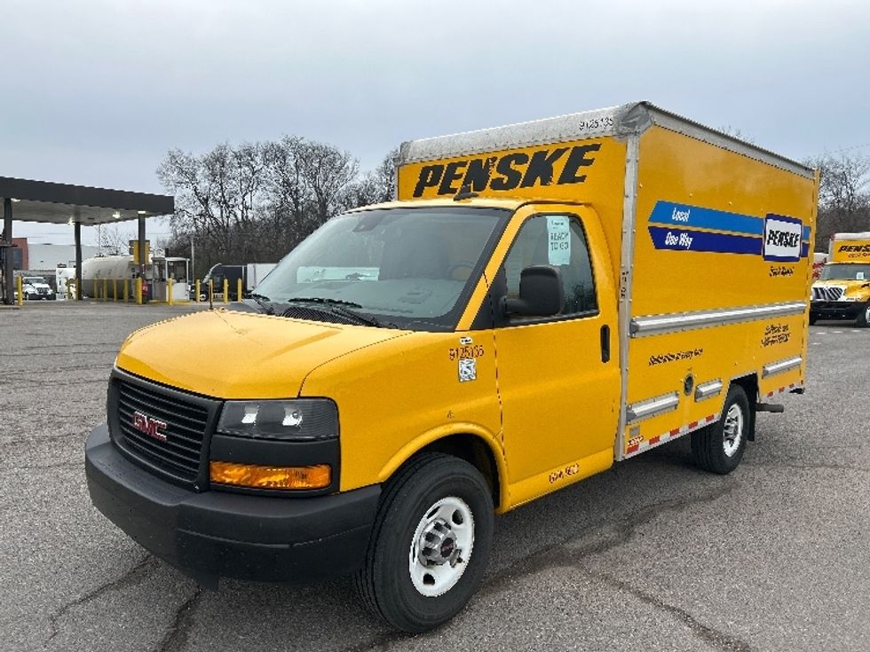 Light Duty Box Truck-Light and Medium Duty Trucks-GMC-2021-Savana G33503-Clarksville-TN-112,857\n\t\tmiles-$ 26,000 - Image 3