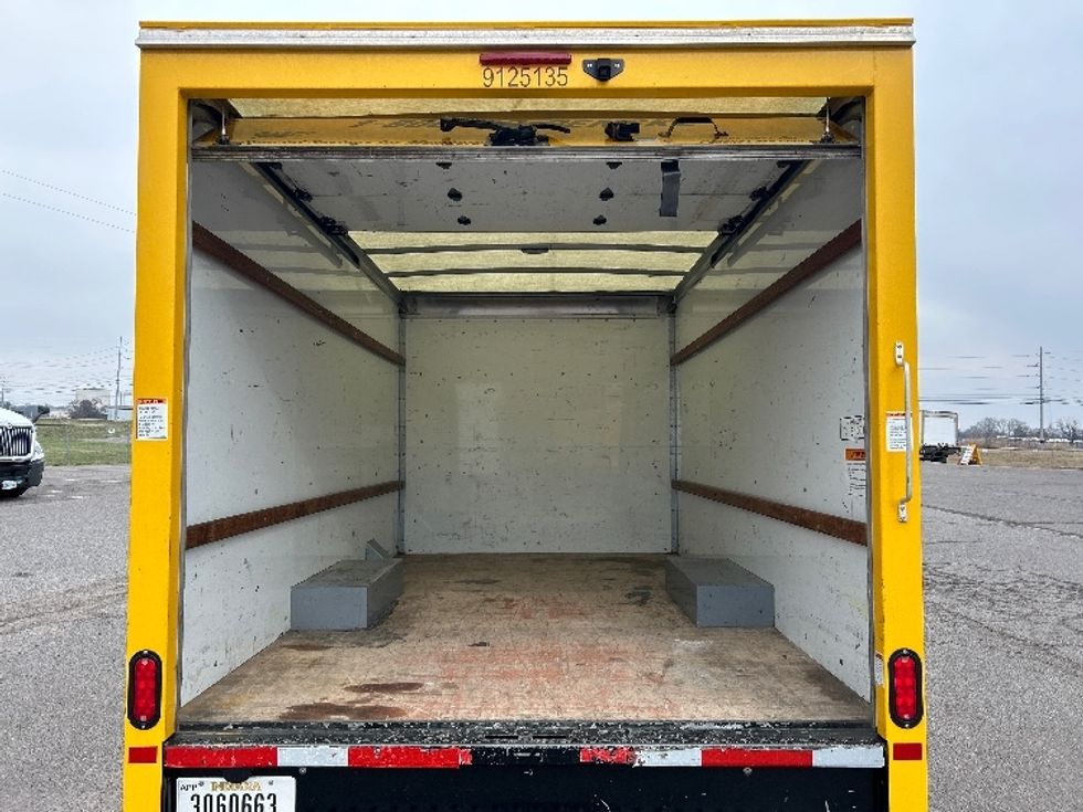 Light Duty Box Truck-Light and Medium Duty Trucks-GMC-2021-Savana G33503-Clarksville-TN-112,857\n\t\tmiles-$ 26,000 - Image 8