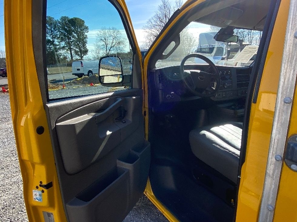 Light Duty Box Truck-Light and Medium Duty Trucks-GMC-2021-Savana G33503-Cleveland-TN-113,843\n\t\tmiles-$ 26,000 - Image 13