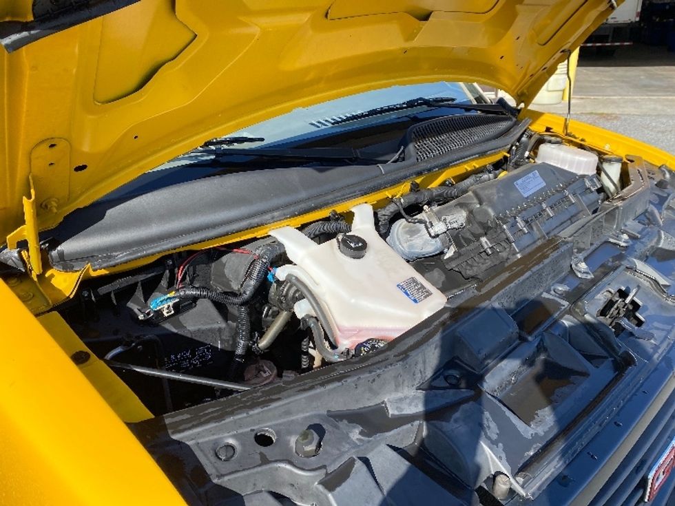 Light Duty Box Truck-Light and Medium Duty Trucks-GMC-2021-Savana G33503-Cleveland-TN-113,843\n\t\tmiles-$ 26,000 - Image 20