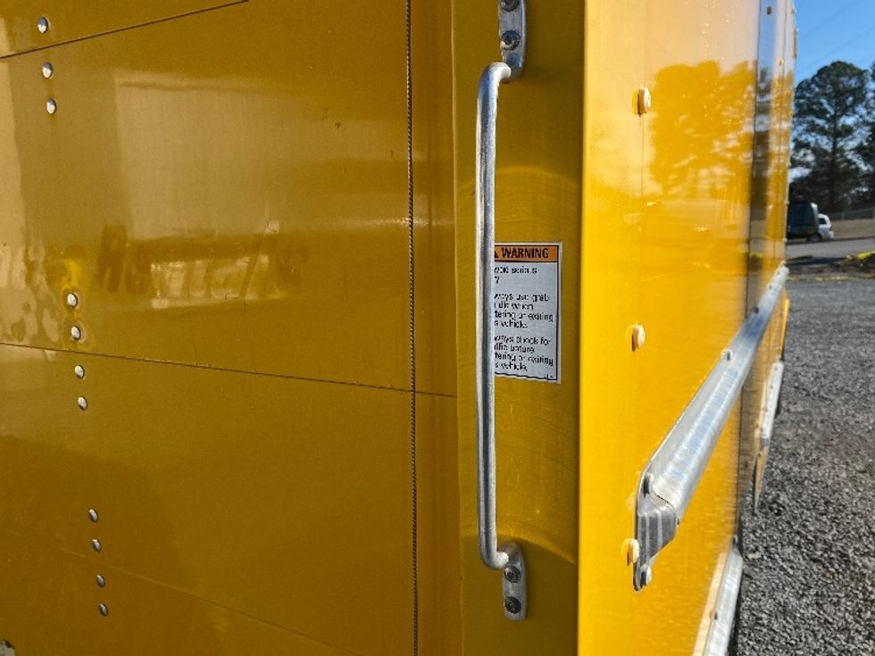 Light Duty Box Truck-Light and Medium Duty Trucks-GMC-2021-Savana G33503-Cleveland-TN-113,843\n\t\tmiles-$ 26,000 - Image 23