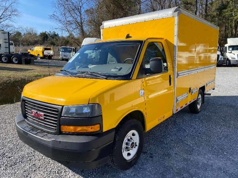 Light Duty Box Truck-Light and Medium Duty Trucks-GMC-2021-Savana G33503-Cleveland-TN-113,843\n\t\tmiles-$ 26,000 - Image 3