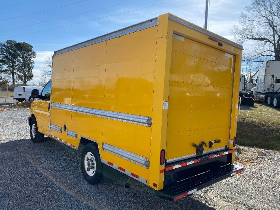 Light Duty Box Truck-Light and Medium Duty Trucks-GMC-2021-Savana G33503-Cleveland-TN-113,843\n\t\tmiles-$ 26,000 - Image 5