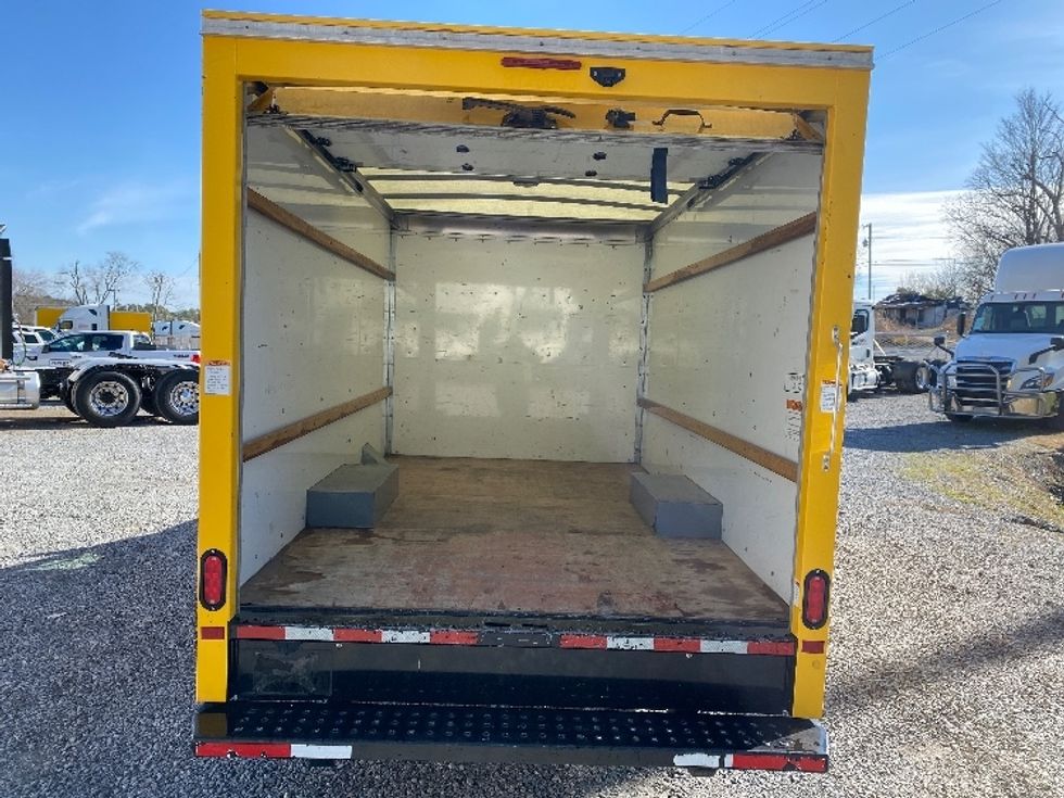 Light Duty Box Truck-Light and Medium Duty Trucks-GMC-2021-Savana G33503-Cleveland-TN-113,843\n\t\tmiles-$ 26,000 - Image 7
