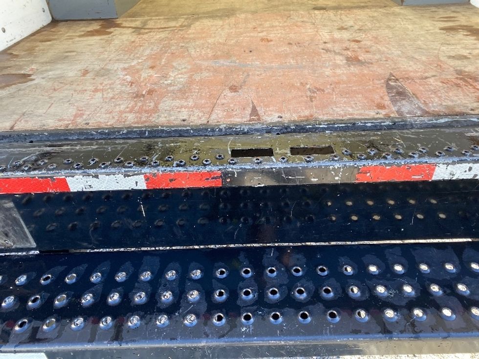 Light Duty Box Truck-Light and Medium Duty Trucks-GMC-2021-Savana G33503-Cleveland-TN-113,843\n\t\tmiles-$ 26,000 - Image 8