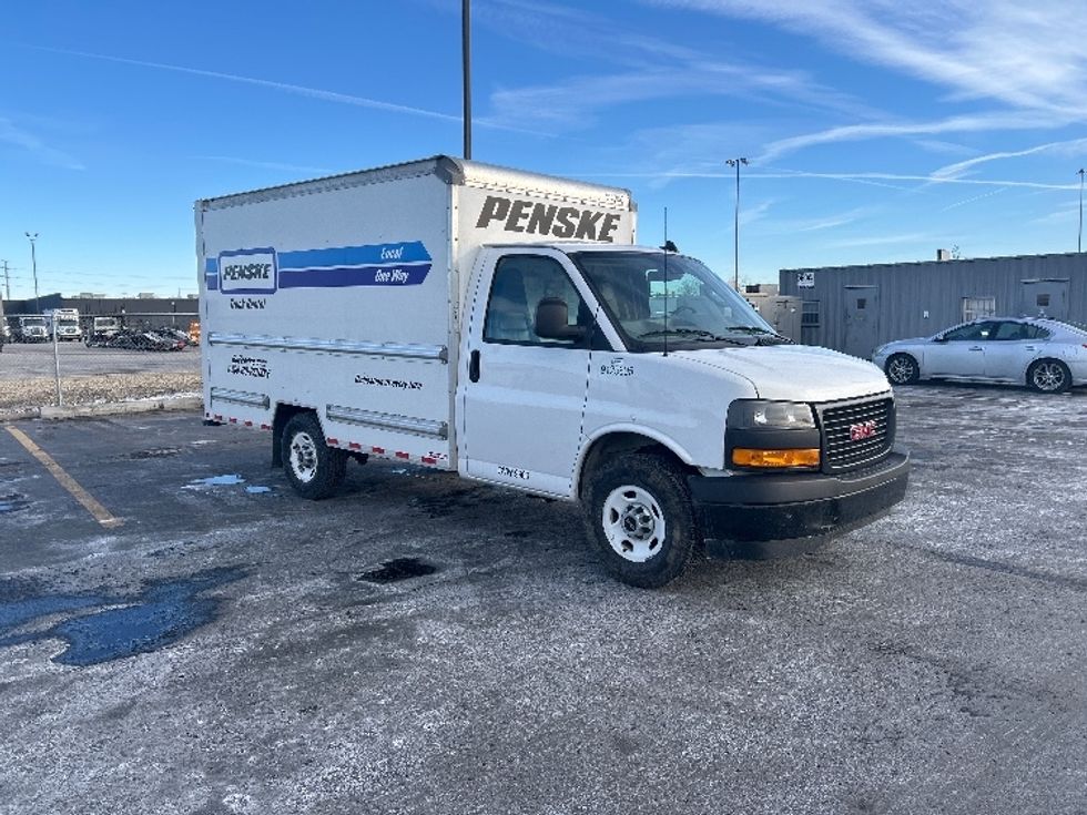 Light Duty Box Truck-Light and Medium Duty Trucks-GMC-2021-Savana G33503-Columbus-OH-112,100\n\t\tmiles-$ 26,750 - Image 1