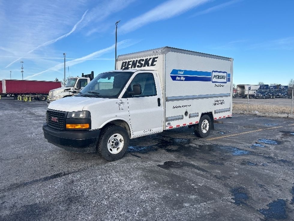 Light Duty Box Truck-Light and Medium Duty Trucks-GMC-2021-Savana G33503-Columbus-OH-112,100\n\t\tmiles-$ 26,750 - Image 3