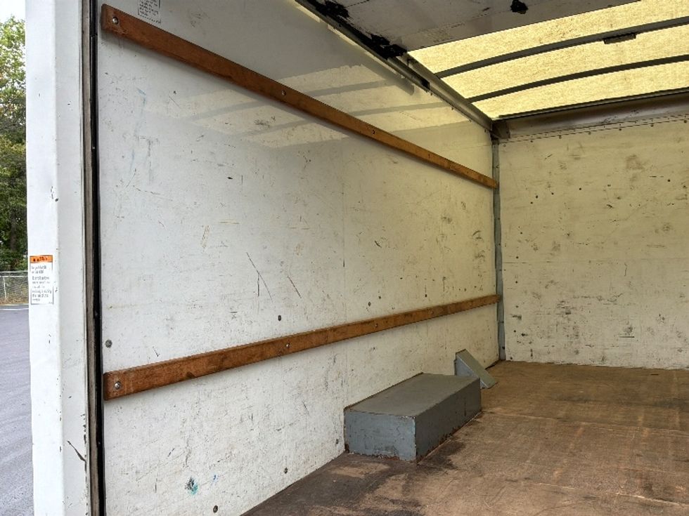 Light Duty Box Truck-Light and Medium Duty Trucks-GMC-2021-Savana G33503-Columbus-OH-88,918\n\t\tmiles-$ 30,000 - Image 10