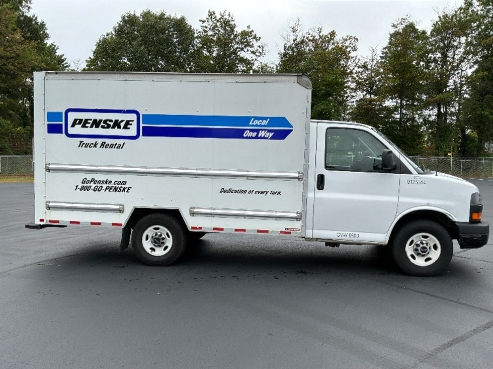 Light Duty Box Truck-Light and Medium Duty Trucks-GMC-2021-Savana G33503-Columbus-OH-88,918\n\t\tmiles-$ 30,000 - Image 14