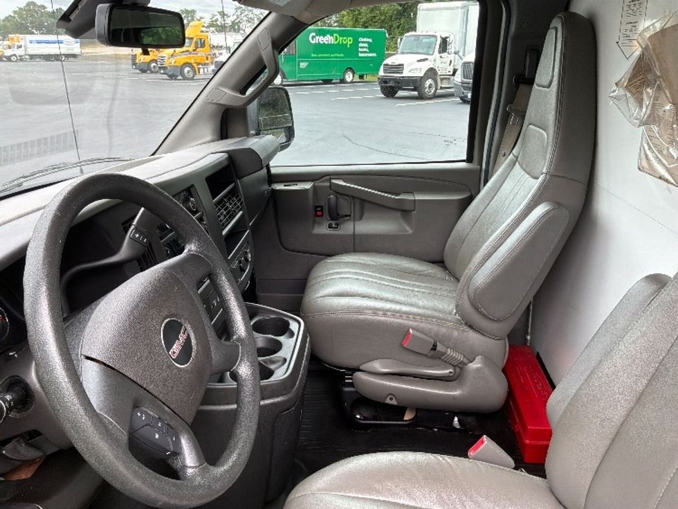 Light Duty Box Truck-Light and Medium Duty Trucks-GMC-2021-Savana G33503-Columbus-OH-88,918\n\t\tmiles-$ 30,000 - Image 18