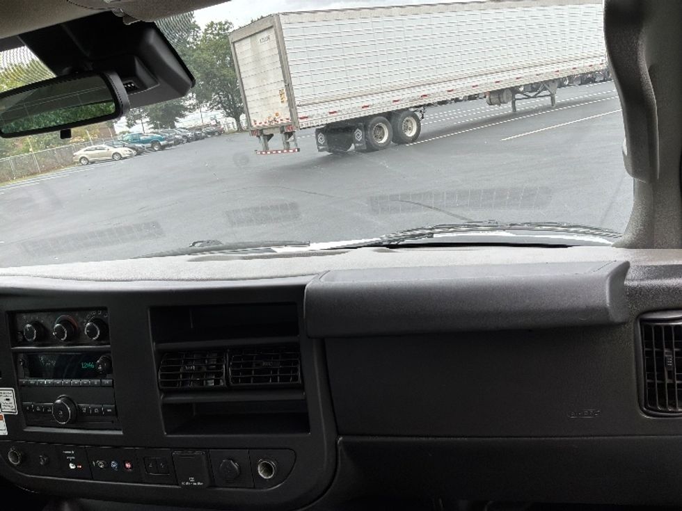 Light Duty Box Truck-Light and Medium Duty Trucks-GMC-2021-Savana G33503-Columbus-OH-88,918\n\t\tmiles-$ 30,000 - Image 20