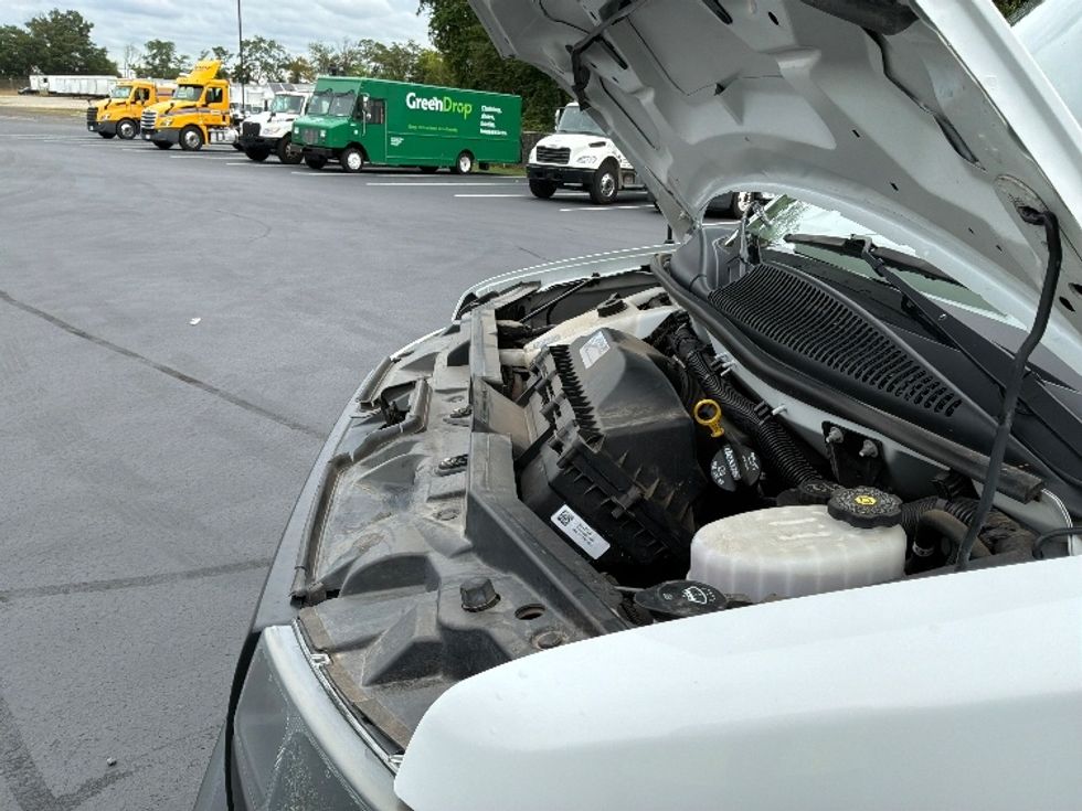 Light Duty Box Truck-Light and Medium Duty Trucks-GMC-2021-Savana G33503-Columbus-OH-88,918\n\t\tmiles-$ 30,000 - Image 23