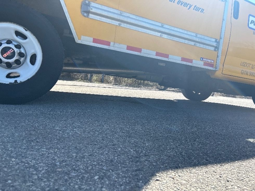 Light Duty Box Truck-Light and Medium Duty Trucks-GMC-2021-Savana G33503-Comstock Park-MI-127,120\n\t\tmiles-$ 21,500 - Image 13