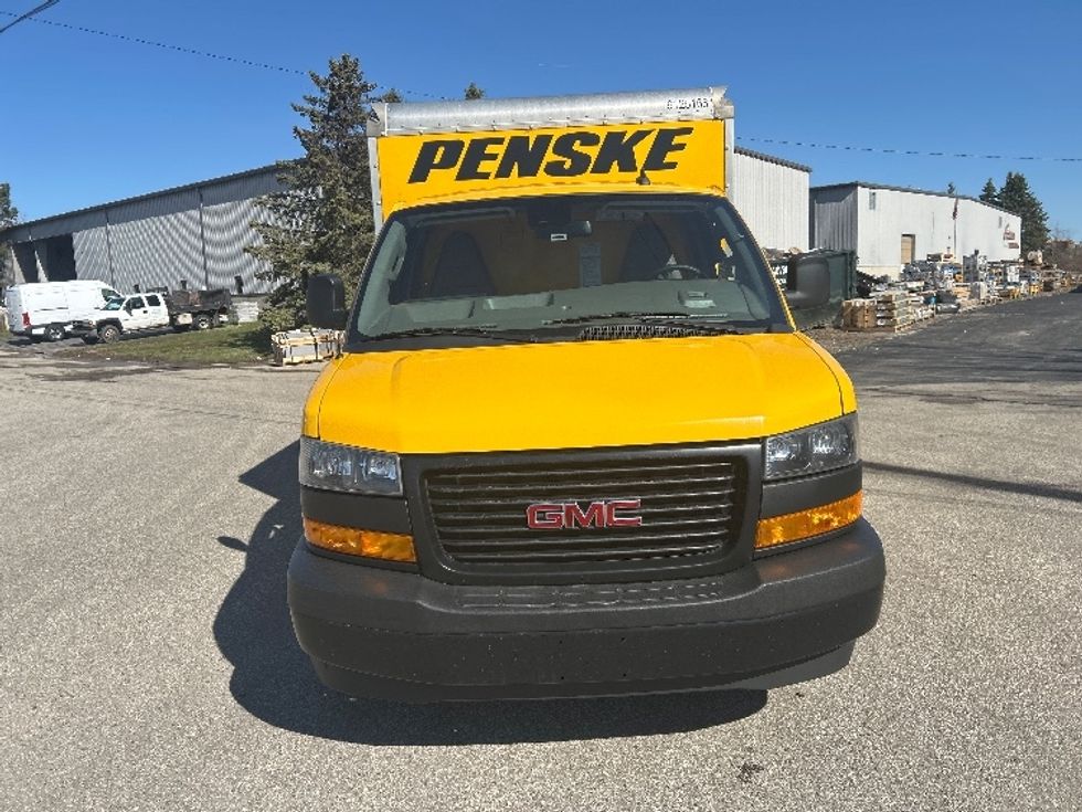 Light Duty Box Truck-Light and Medium Duty Trucks-GMC-2021-Savana G33503-Comstock Park-MI-127,120\n\t\tmiles-$ 21,500 - Image 2