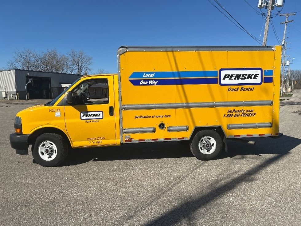 Light Duty Box Truck-Light and Medium Duty Trucks-GMC-2021-Savana G33503-Comstock Park-MI-127,120\n\t\tmiles-$ 21,500 - Image 4