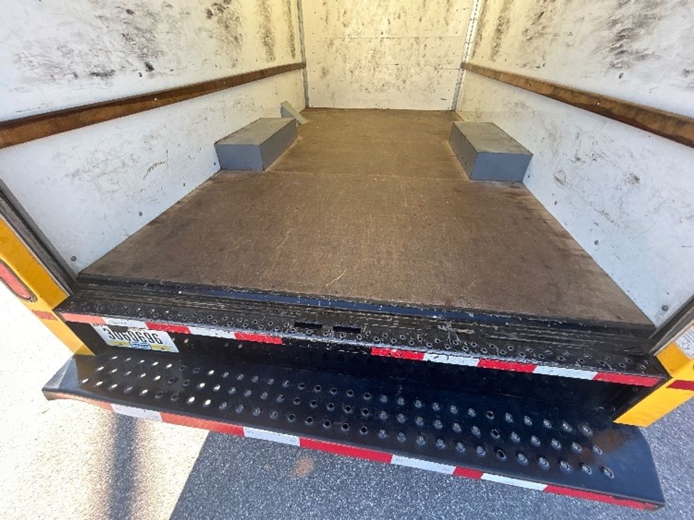 Light Duty Box Truck-Light and Medium Duty Trucks-GMC-2021-Savana G33503-Comstock Park-MI-127,120\n\t\tmiles-$ 21,500 - Image 9