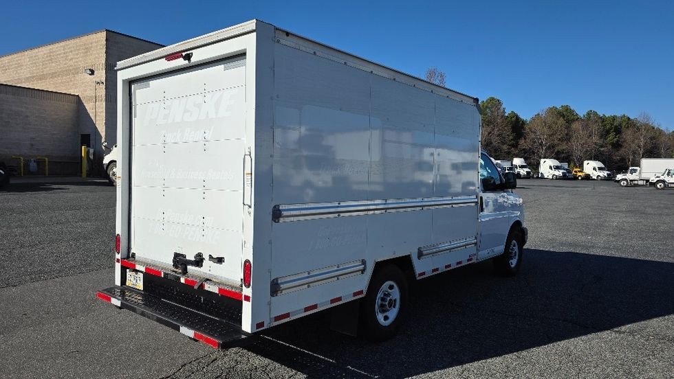 Light Duty Box Truck-Light and Medium Duty Trucks-GMC-2021-Savana G33503-Concord-NC-102,131\n\t\tmiles-$ 30,500 - Image 12