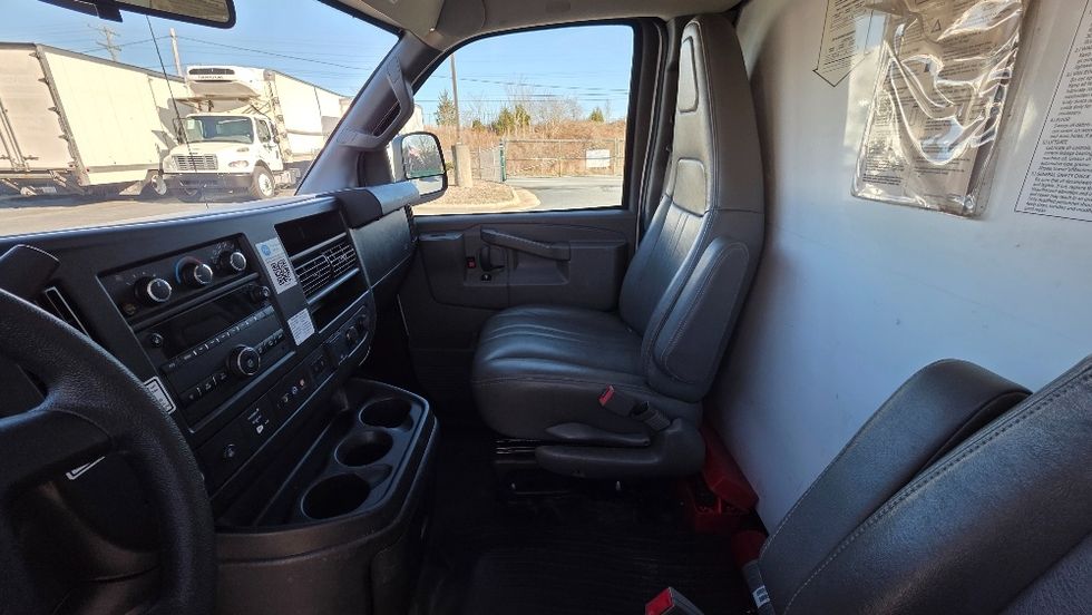 Light Duty Box Truck-Light and Medium Duty Trucks-GMC-2021-Savana G33503-Concord-NC-102,131\n\t\tmiles-$ 30,500 - Image 18