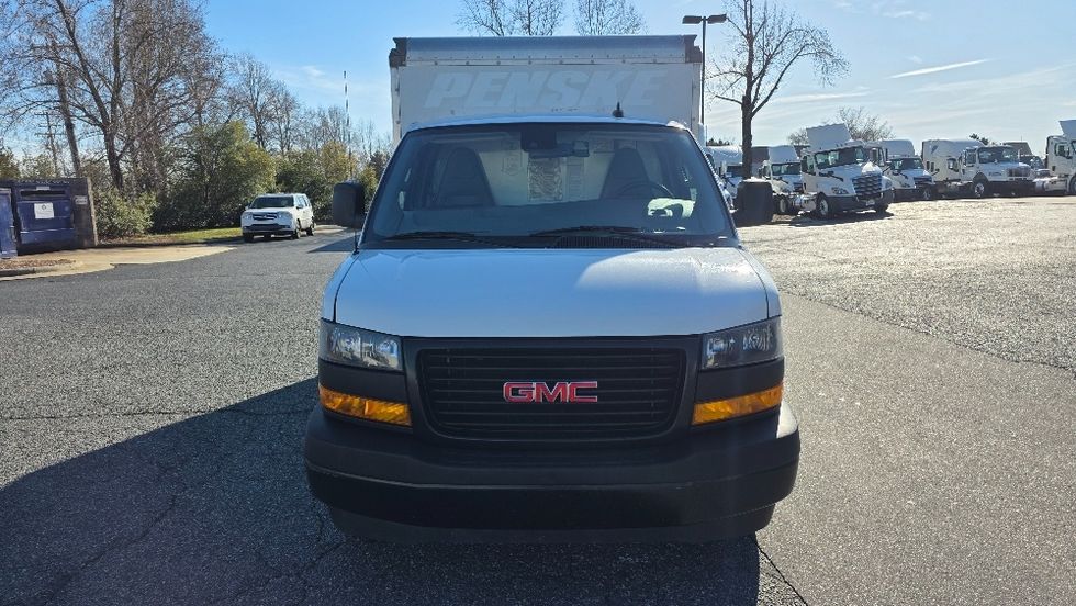 Light Duty Box Truck-Light and Medium Duty Trucks-GMC-2021-Savana G33503-Concord-NC-102,131\n\t\tmiles-$ 30,500 - Image 2