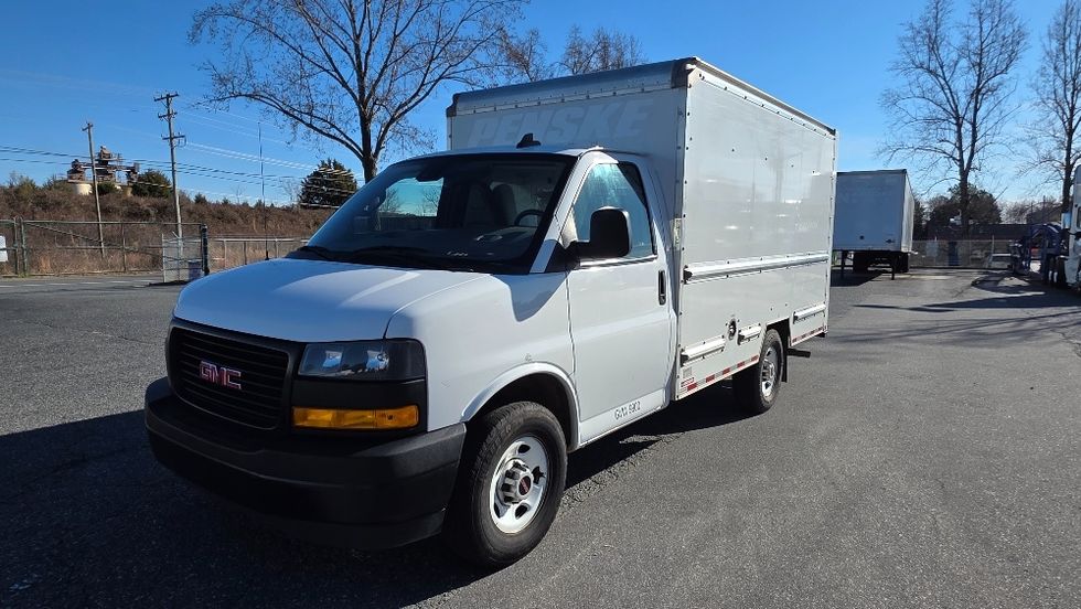 Light Duty Box Truck-Light and Medium Duty Trucks-GMC-2021-Savana G33503-Concord-NC-102,131\n\t\tmiles-$ 30,500 - Image 3