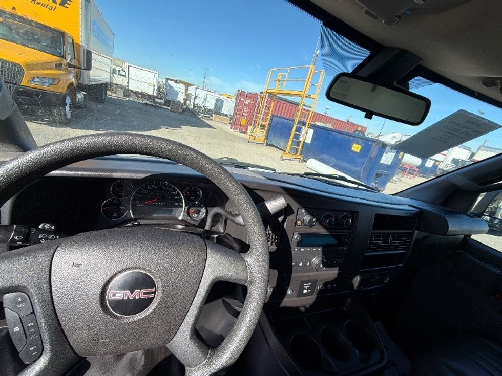 Light Duty Box Truck-Light and Medium Duty Trucks-GMC-2021-Savana G33503-Dallas-TX-100,174\n\t\tmiles-$ 28,750 - Image 17