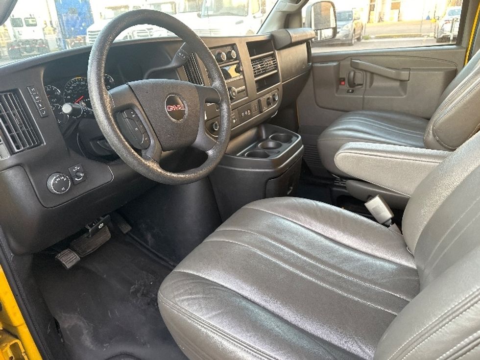 Light Duty Box Truck-Light and Medium Duty Trucks-GMC-2021-Savana G33503-Dallas-TX-107,103\n\t\tmiles-$ 25,500 - Image 16