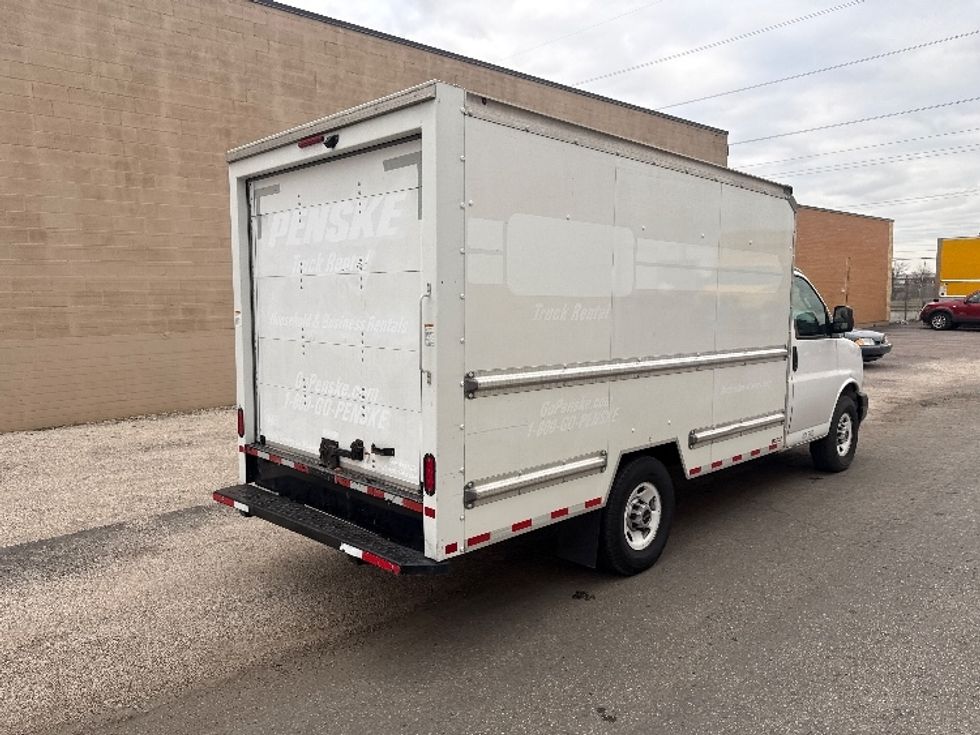 Light Duty Box Truck-Light and Medium Duty Trucks-GMC-2021-Savana G33503-Dallas-TX-107,535\n\t\tmiles-$ 28,000 - Image 13