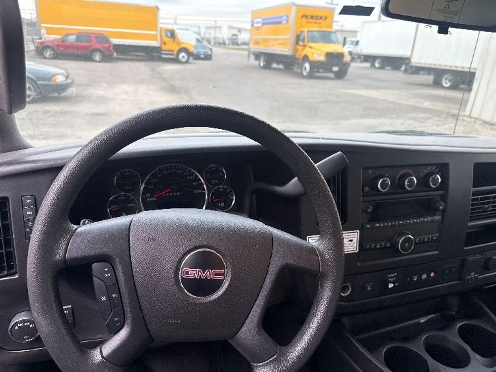 Light Duty Box Truck-Light and Medium Duty Trucks-GMC-2021-Savana G33503-Dallas-TX-107,535\n\t\tmiles-$ 28,000 - Image 18